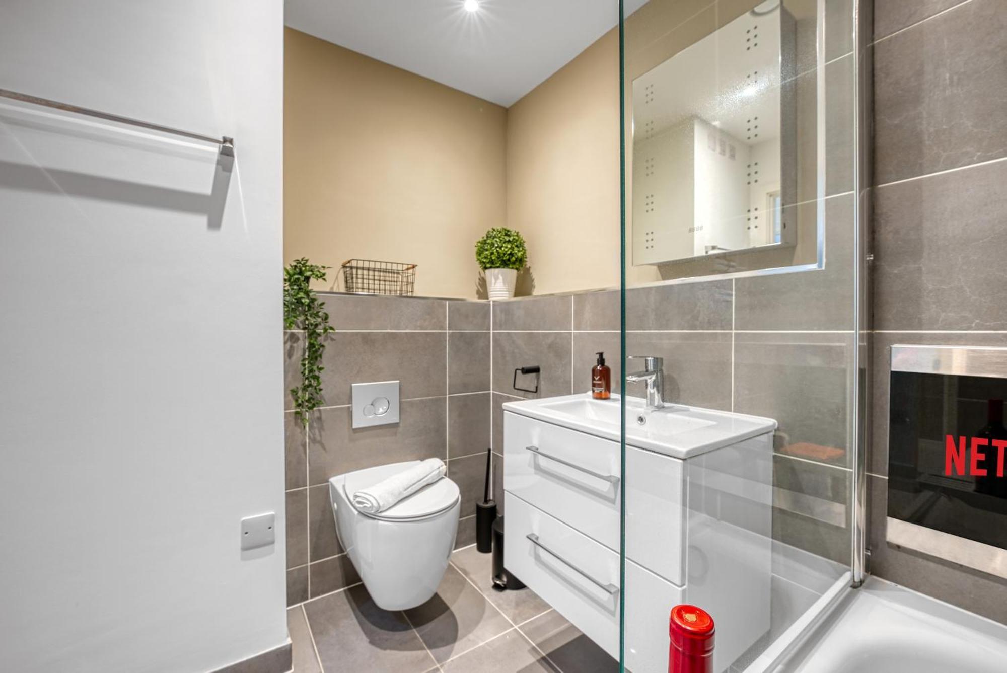 1 Bedroom Ocean Village Luxurious, Stylish & Cosy Apartment, Central Location In Southampton, Sleeps 4 - Summer Special Offer! - By Blue Puffin Stays Esterno foto