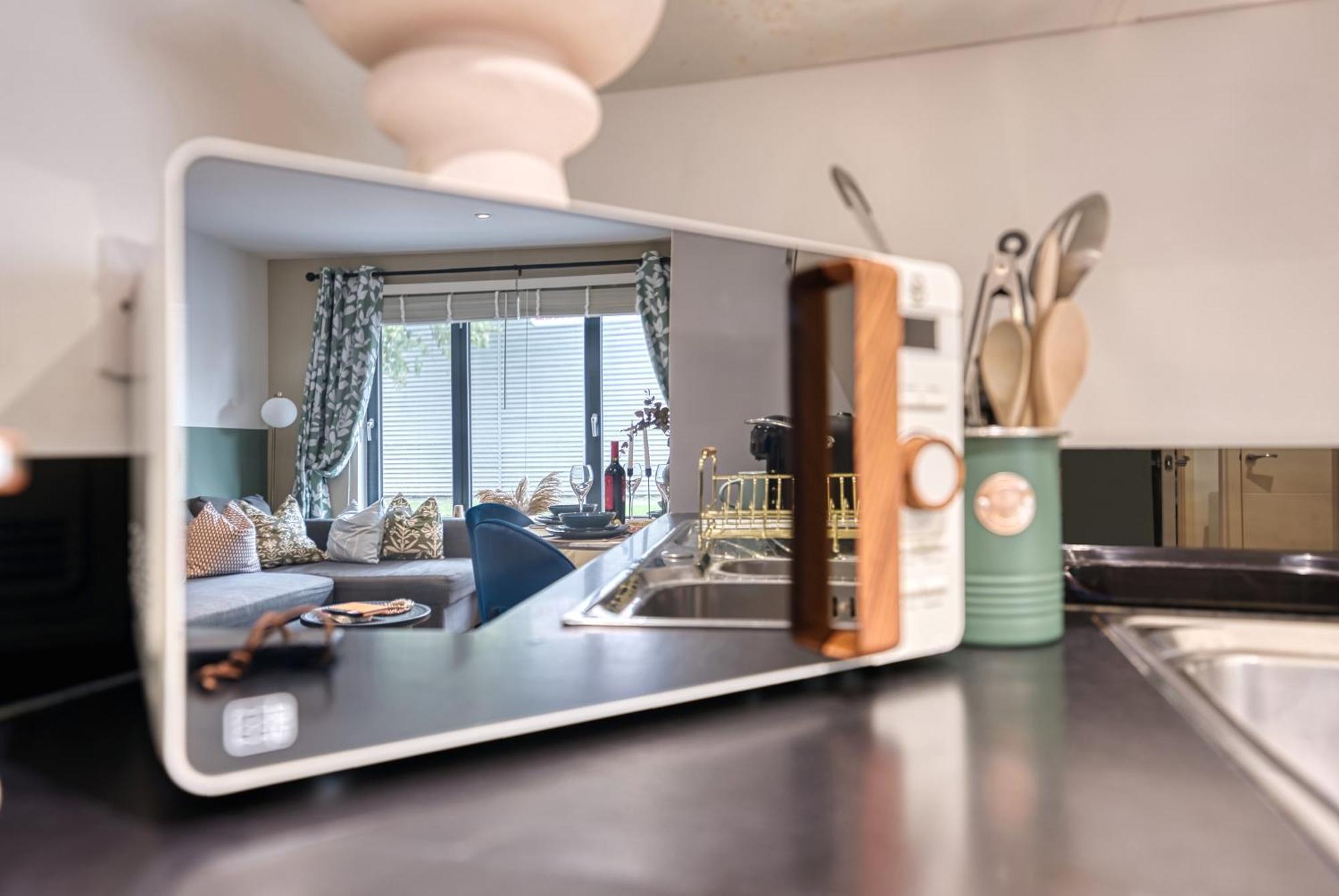 1 Bedroom Ocean Village Luxurious, Stylish & Cosy Apartment, Central Location In Southampton, Sleeps 4 - Summer Special Offer! - By Blue Puffin Stays Esterno foto